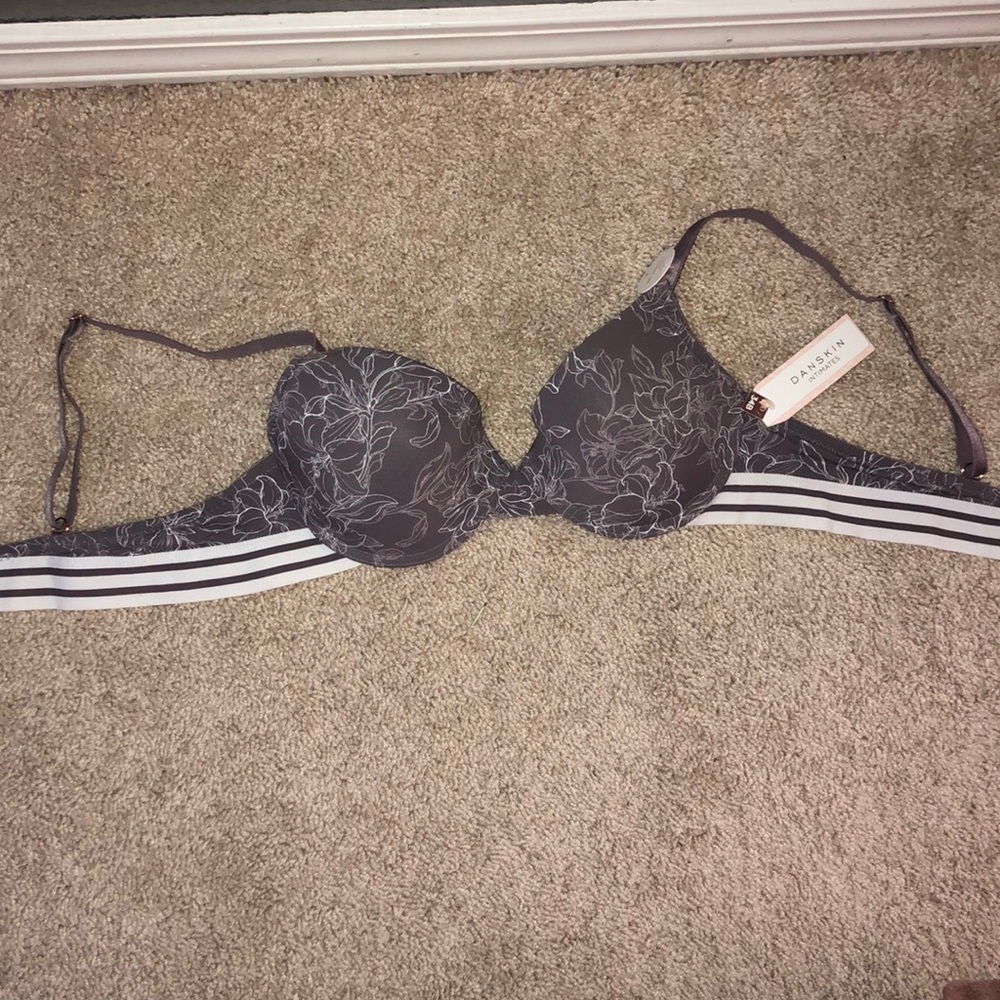 danskin bra - 34B